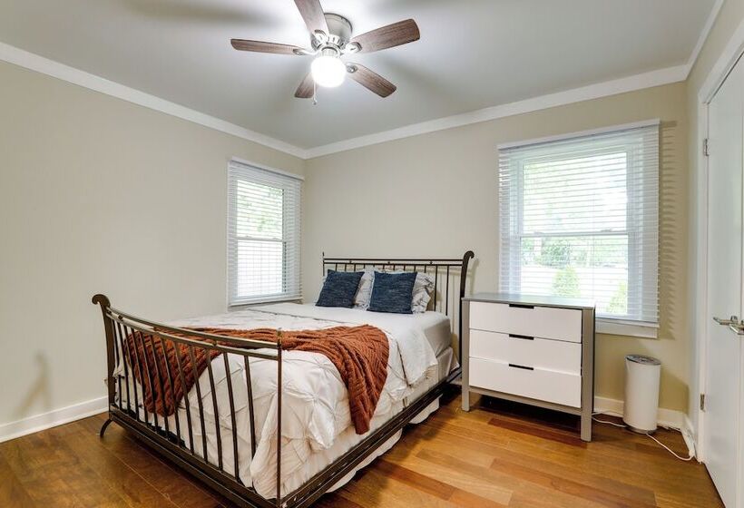 Spacious Atlanta Home W/ Yard ~ 9 Mi To Downtown