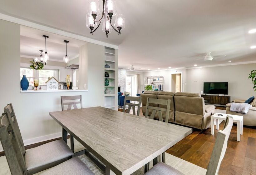 Spacious Atlanta Home W/ Yard ~ 9 Mi To Downtown