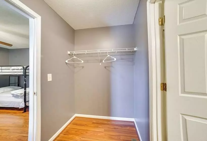 Spacious Champaign Home By University Of Illinois!