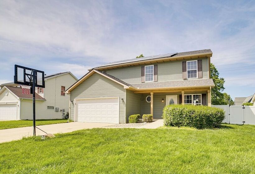 Spacious Champaign Home By University Of Illinois!