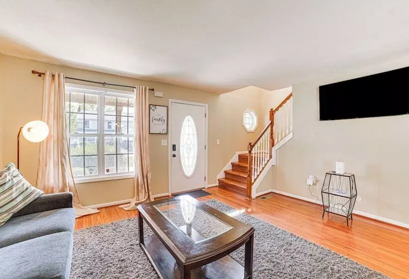 Spacious Champaign Home By University Of Illinois!