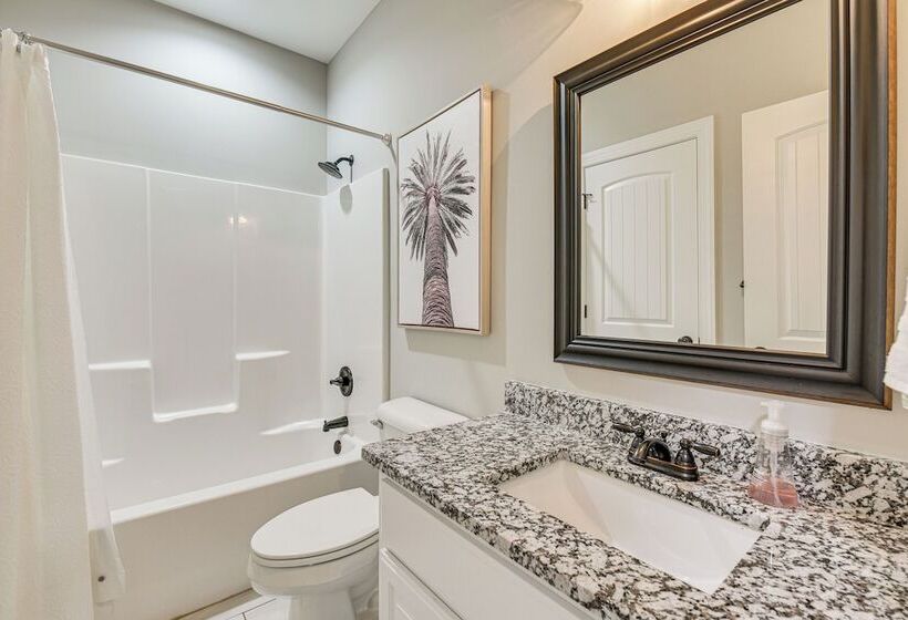 Spacious Dothan Home ~ 4 Mi To Downtown!