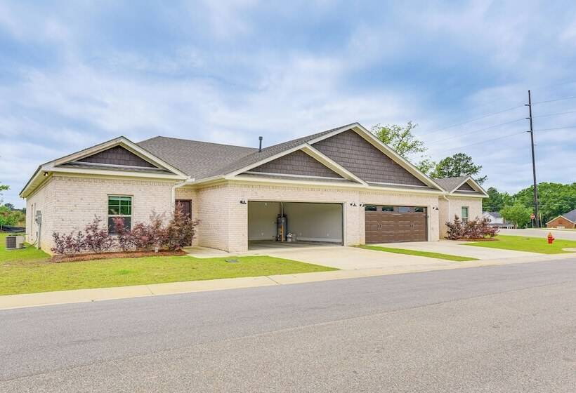 Spacious Dothan Home ~ 4 Mi To Downtown!