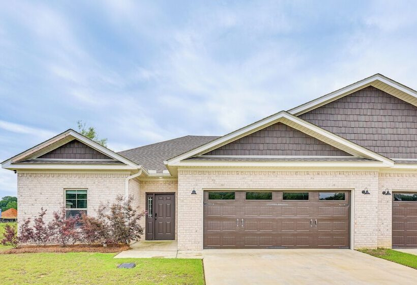 Spacious Dothan Home ~ 4 Mi To Downtown!