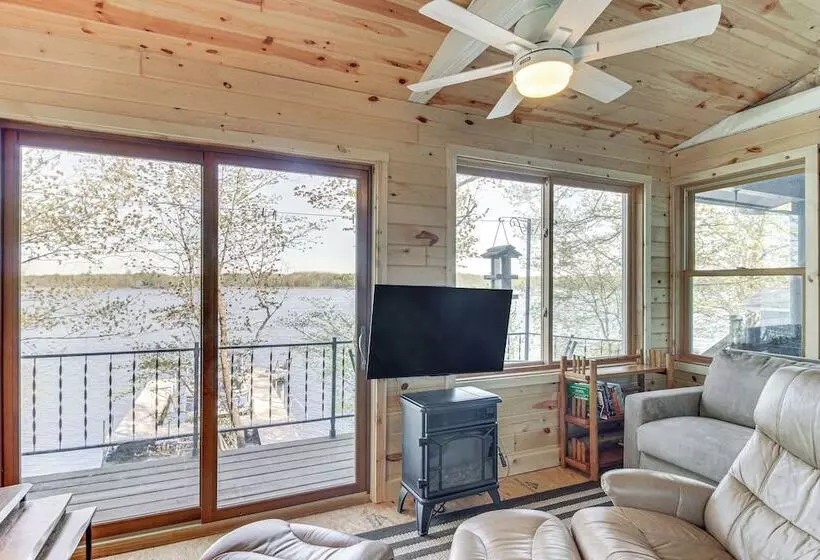 Spirit Lake Cabin W/ Boat & Kayak Rentals!