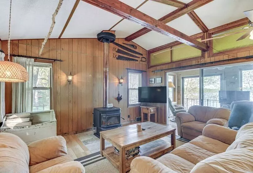 Spirit Lake Cabin W/ Boat & Kayak Rentals!