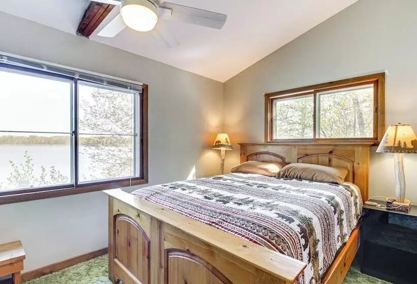 Spirit Lake Cabin W/ Boat & Kayak Rentals!