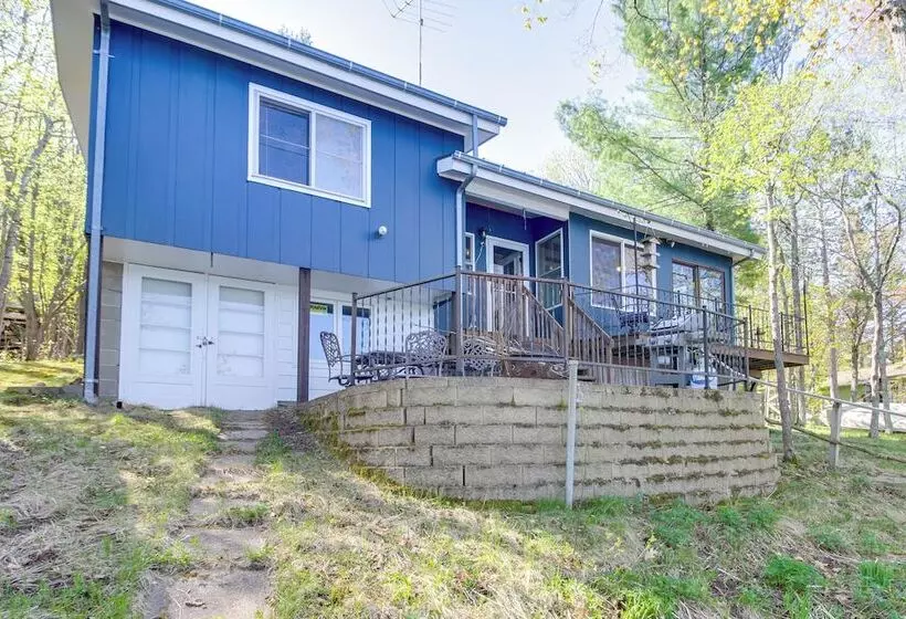 Spirit Lake Cabin W/ Boat & Kayak Rentals!