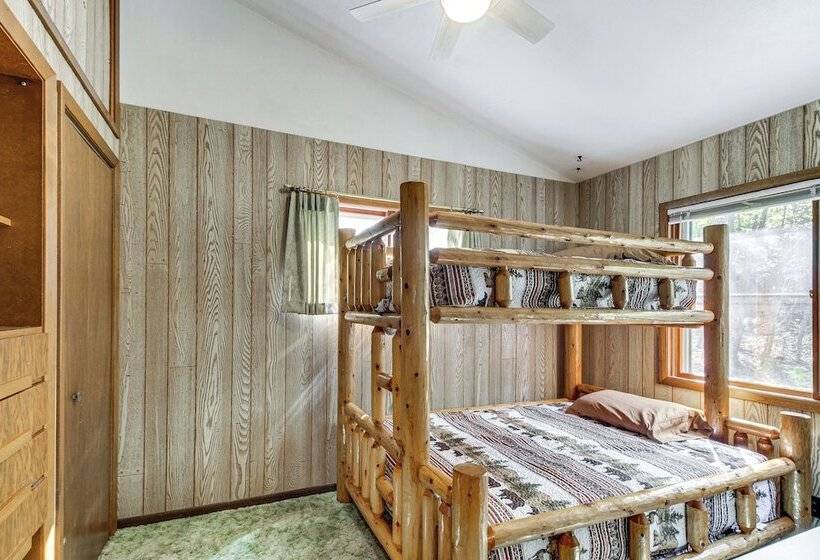 Spirit Lake Cabin W/ Boat & Kayak Rentals!