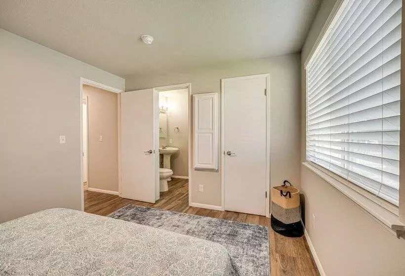 Updated Yakima Vacation Rental: Central Location!