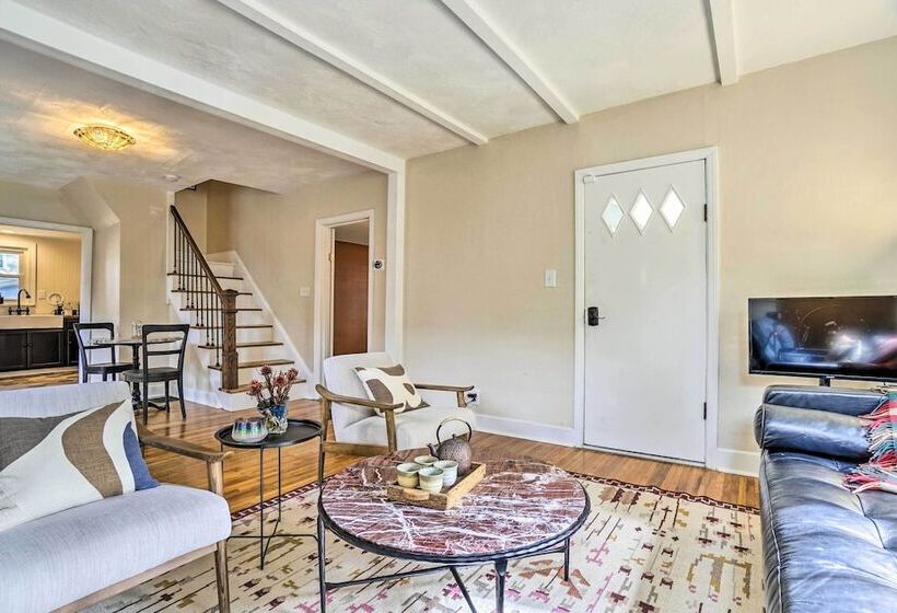 Welcoming Columbus Retreat: 5 Mi To Downtown!