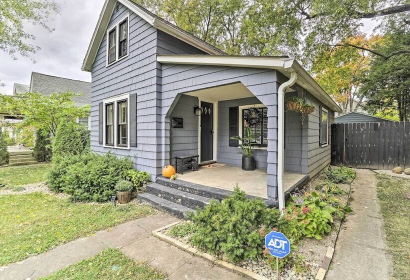 Welcoming Columbus Retreat: 5 Mi To Downtown!