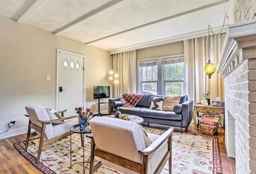 Welcoming Columbus Retreat: 5 Mi To Downtown!