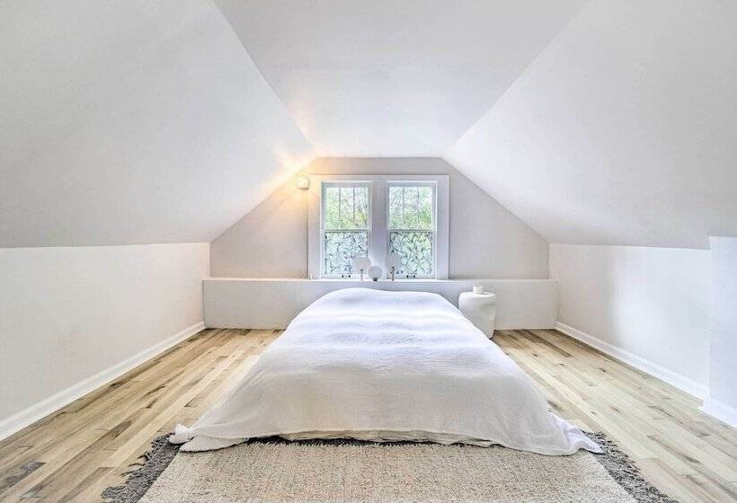 Welcoming Columbus Retreat: 5 Mi To Downtown!