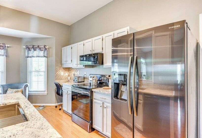 Wilmington Family Home: 6 Mi To Wrightsville Beach