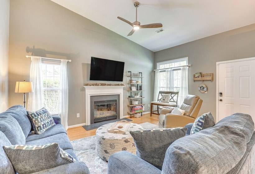 Wilmington Family Home: 6 Mi To Wrightsville Beach