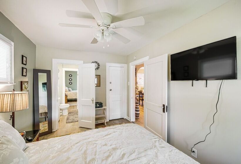 1925 Bungalow Style Home ~ 2 Mi To Downtown Indy!