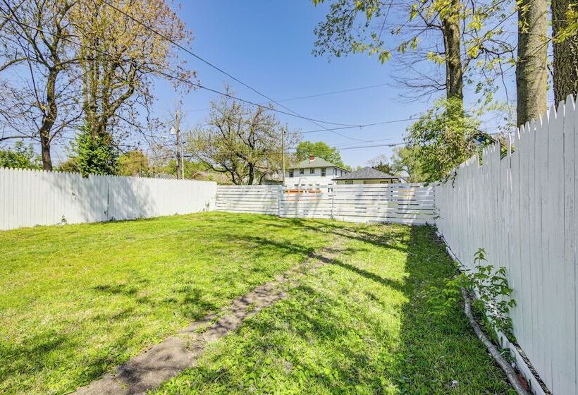 1925 Bungalow Style Home ~ 2 Mi To Downtown Indy!