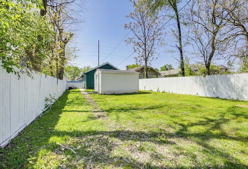 1925 Bungalow Style Home ~ 2 Mi To Downtown Indy!