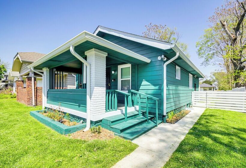 1925 Bungalow Style Home ~ 2 Mi To Downtown Indy!
