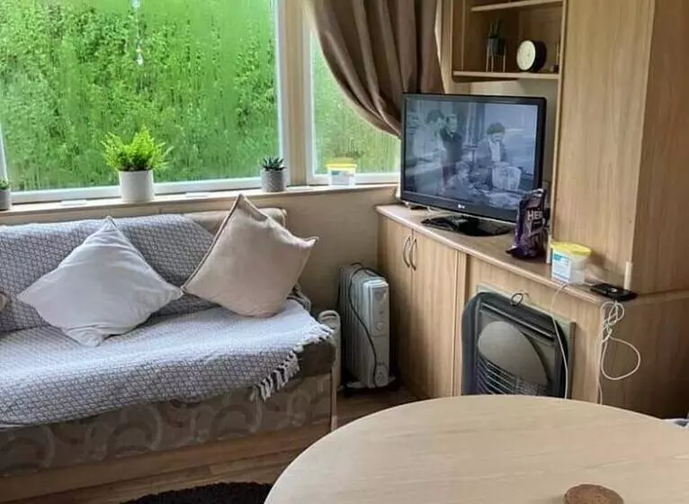 2 Bed Caravan In Mablethorpe Sea Front Location