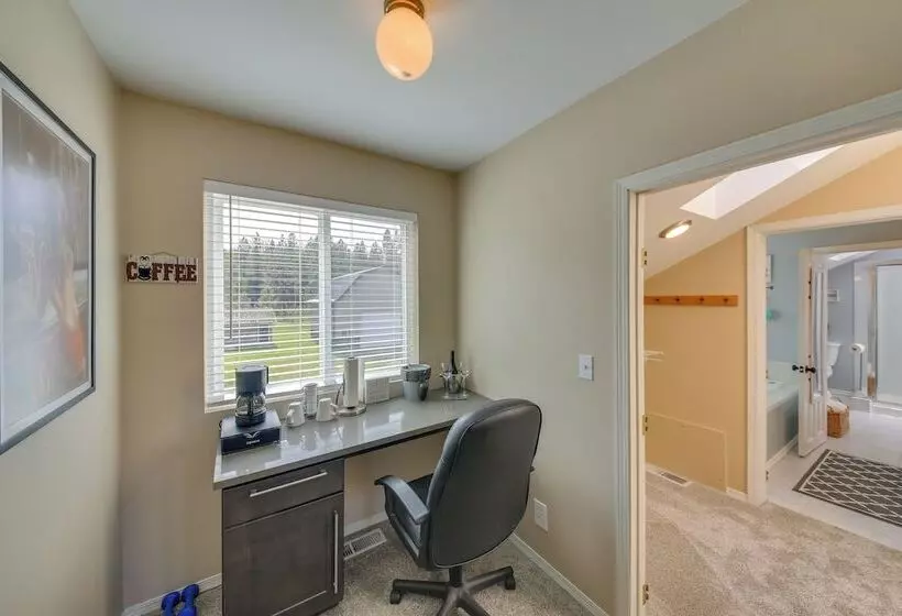 Beachfront Sagle Retreat W/ Boat Dock & Lift