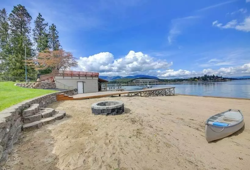 Beachfront Sagle Retreat W/ Boat Dock & Lift