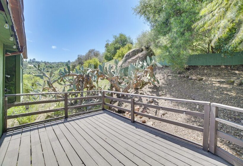 Treetop Topanga Cabin W/ Deck & Mountain Views!