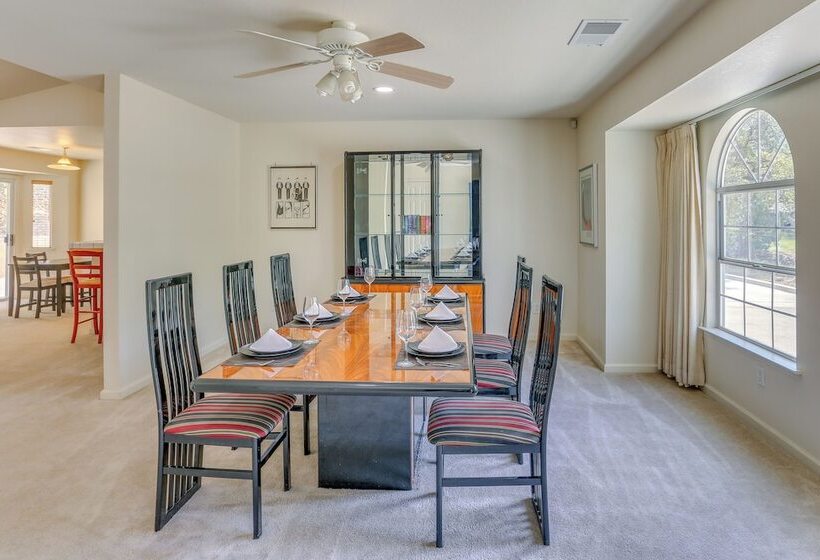 California Home   20 Mi To Yosemite National Park!