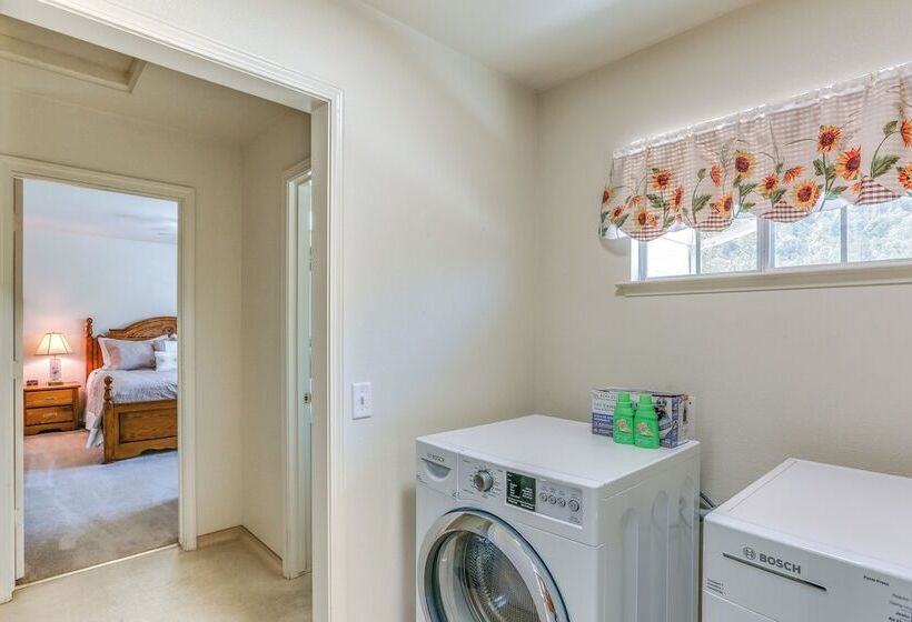 California Home   20 Mi To Yosemite National Park!