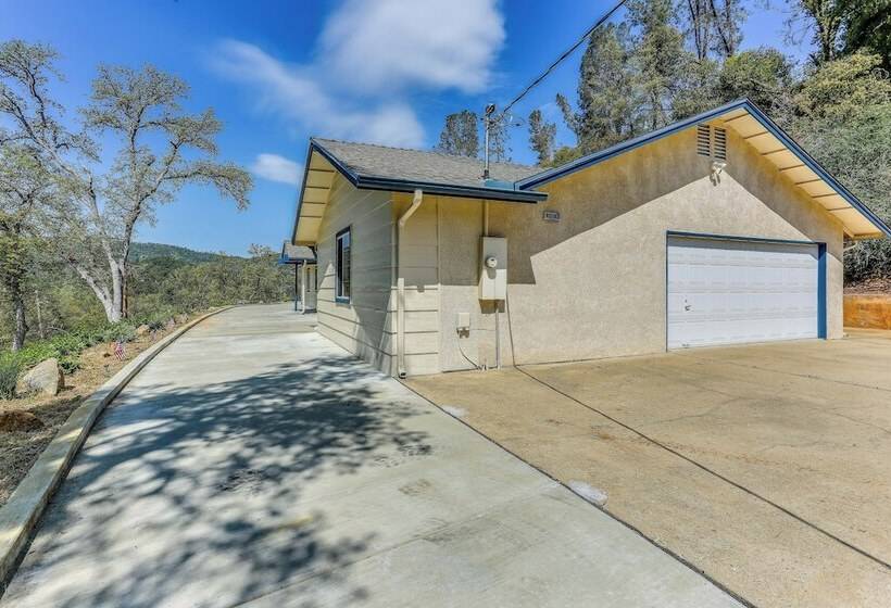 California Home   20 Mi To Yosemite National Park!