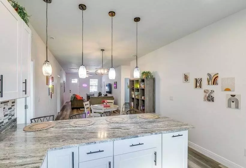 Charming Tampa Home < 3 Mi To Busch Gardens!