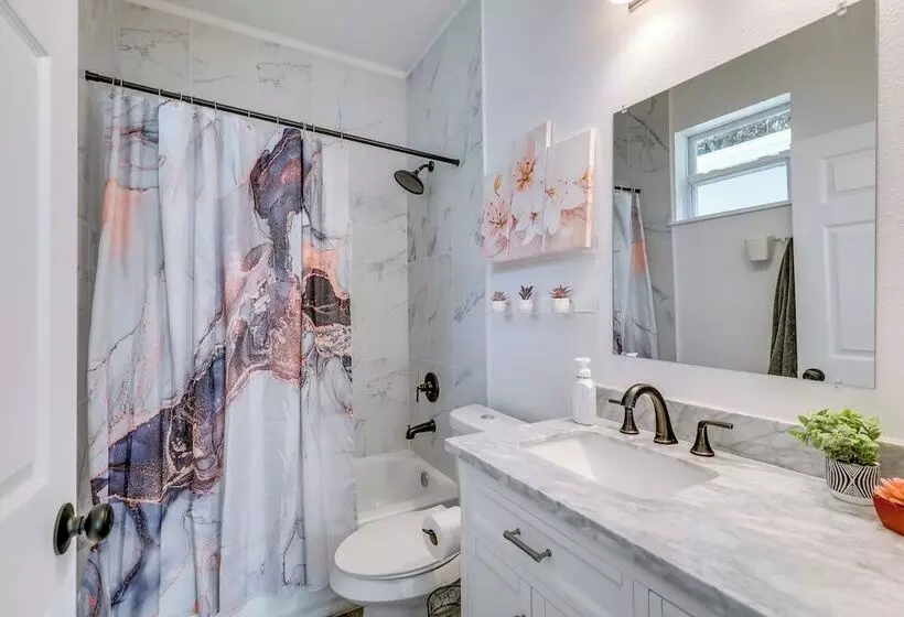 Charming Tampa Home < 3 Mi To Busch Gardens!