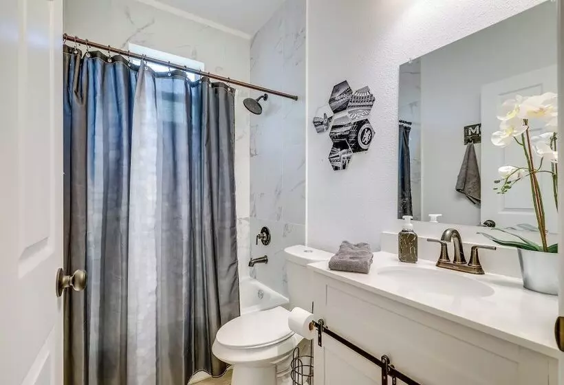 Charming Tampa Home < 3 Mi To Busch Gardens!