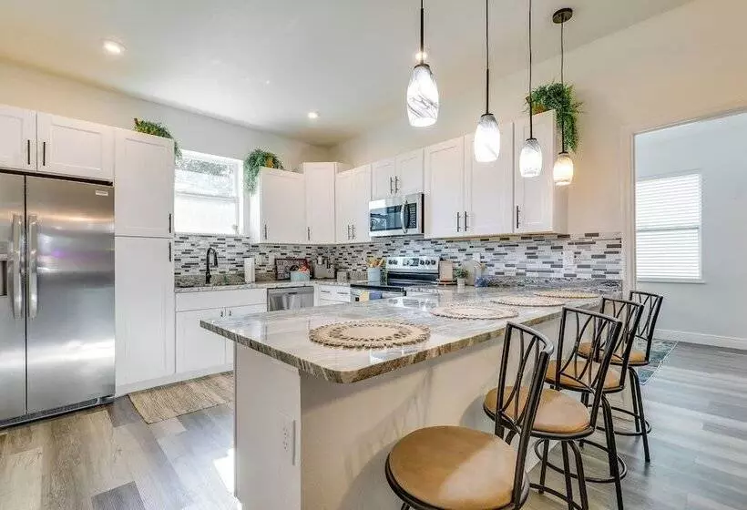 Charming Tampa Home < 3 Mi To Busch Gardens!