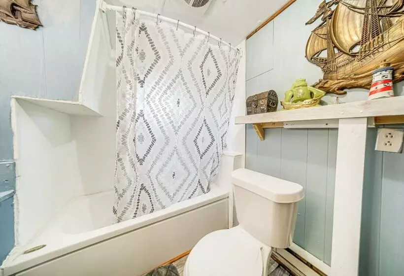 Andover Home Near State Park W/ Patio & Yard!