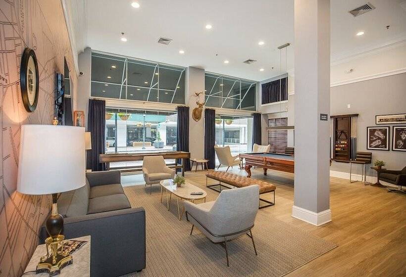 Hotel Crown Gem Near Dt And Yale