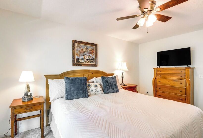 Ellijay Cottage W/ Creek Access & Private Hot Tub!