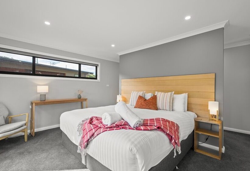 Herlihys On Huon   Cabin 2