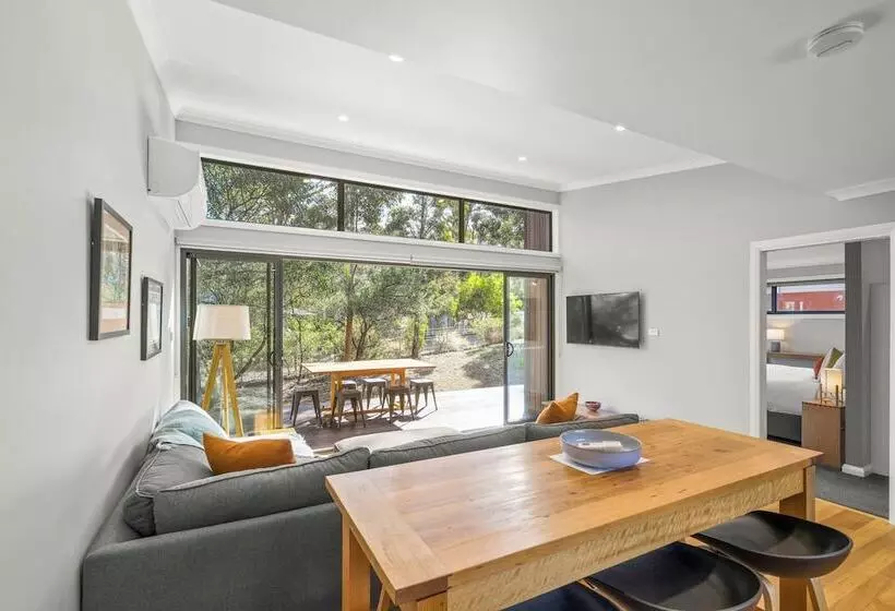 Herlihys On Huon Cabin 2