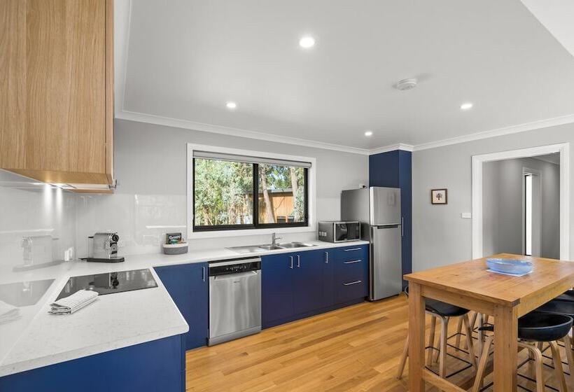 Herlihys On Huon   Cabin 2