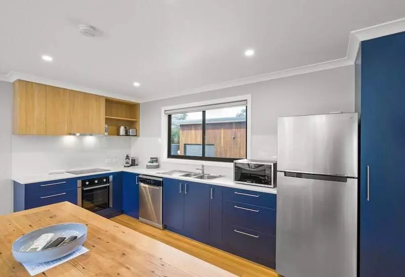 Herlihys On Huon Cabin 2