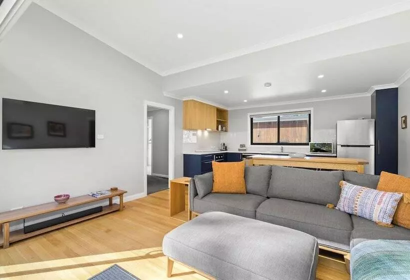 Herlihys On Huon Cabin 2