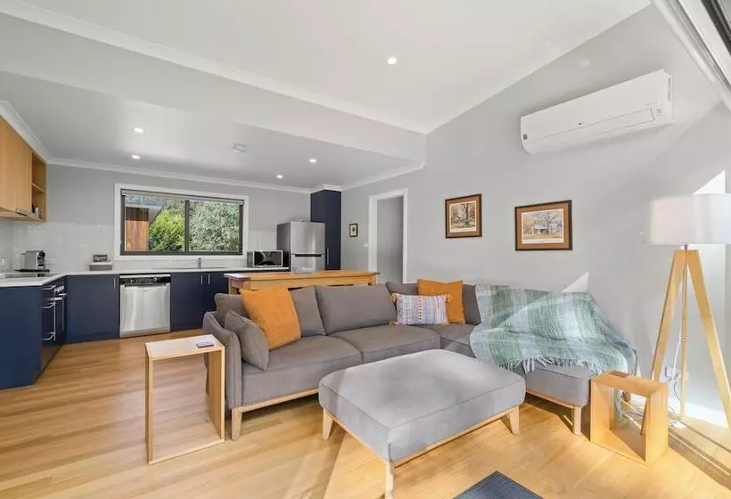 Herlihys On Huon Cabin 2