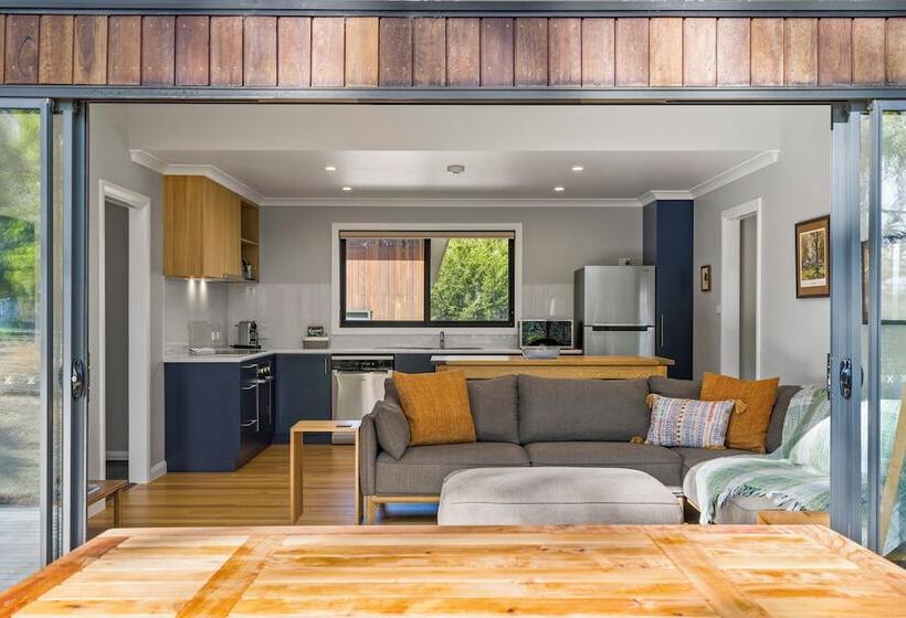 Herlihys On Huon   Cabin 2