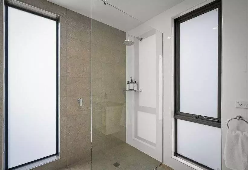 Herlihys On Huon Cabin 2