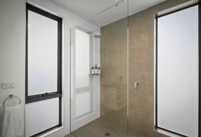 Herlihys On Huon Cabin 2