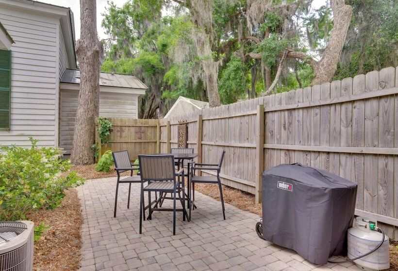 Home In Beaufort Historic District W/ Private Yard