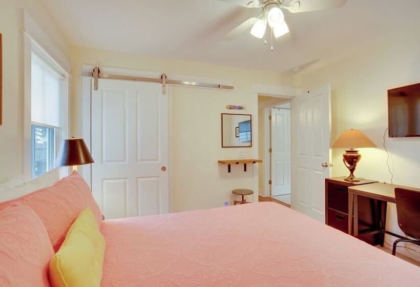 Home In Beaufort Historic District W/ Private Yard