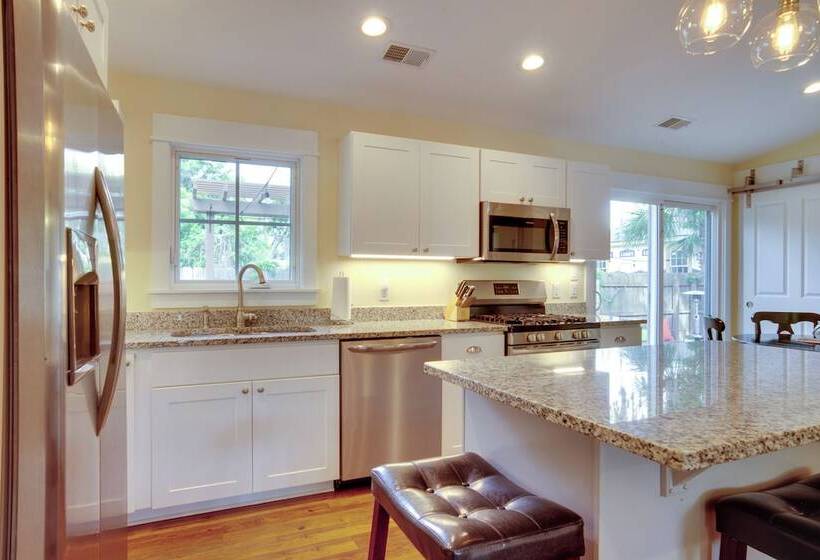 Home In Beaufort Historic District W/ Private Yard